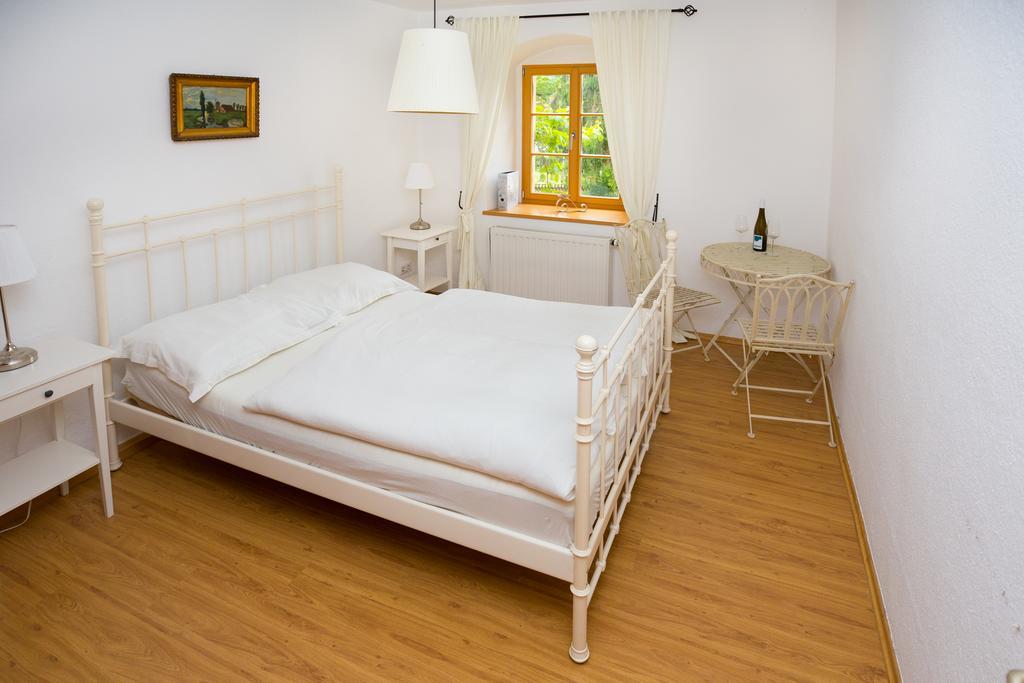 Weingut Mariaberg Apartment Meissen Bagian luar foto